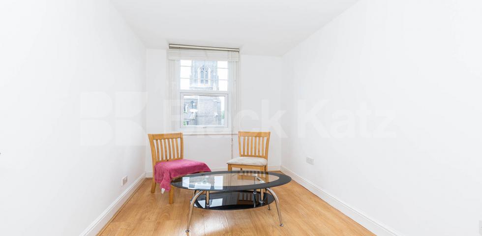 			LARGE 4 BED, 4 Bedroom, 1 bath, 1 reception Flat			 Criterion Mews, UPPER HOLLOWAY 